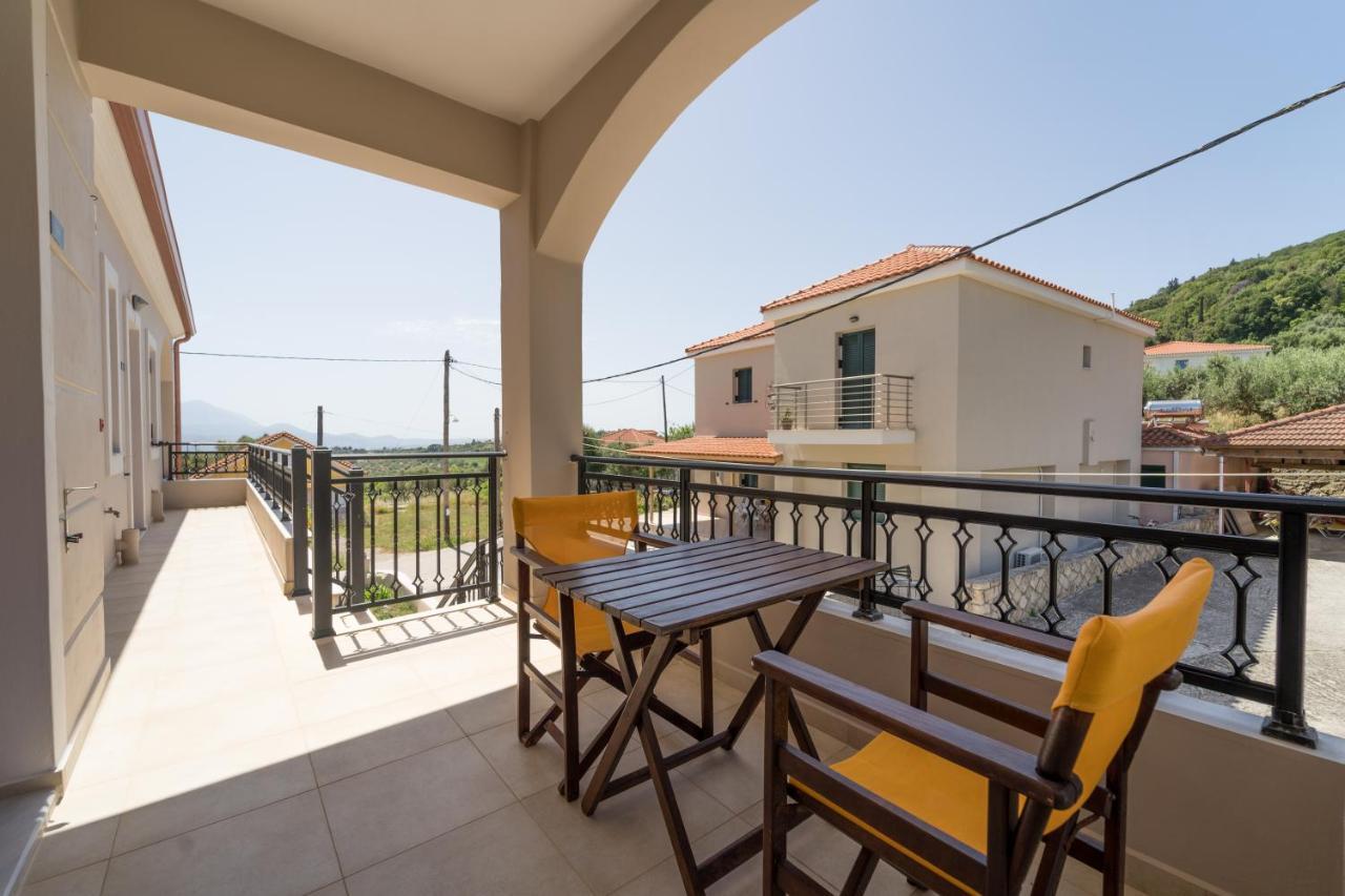 Vilatoria Guesthouse Agia Thekli Exteriör bild