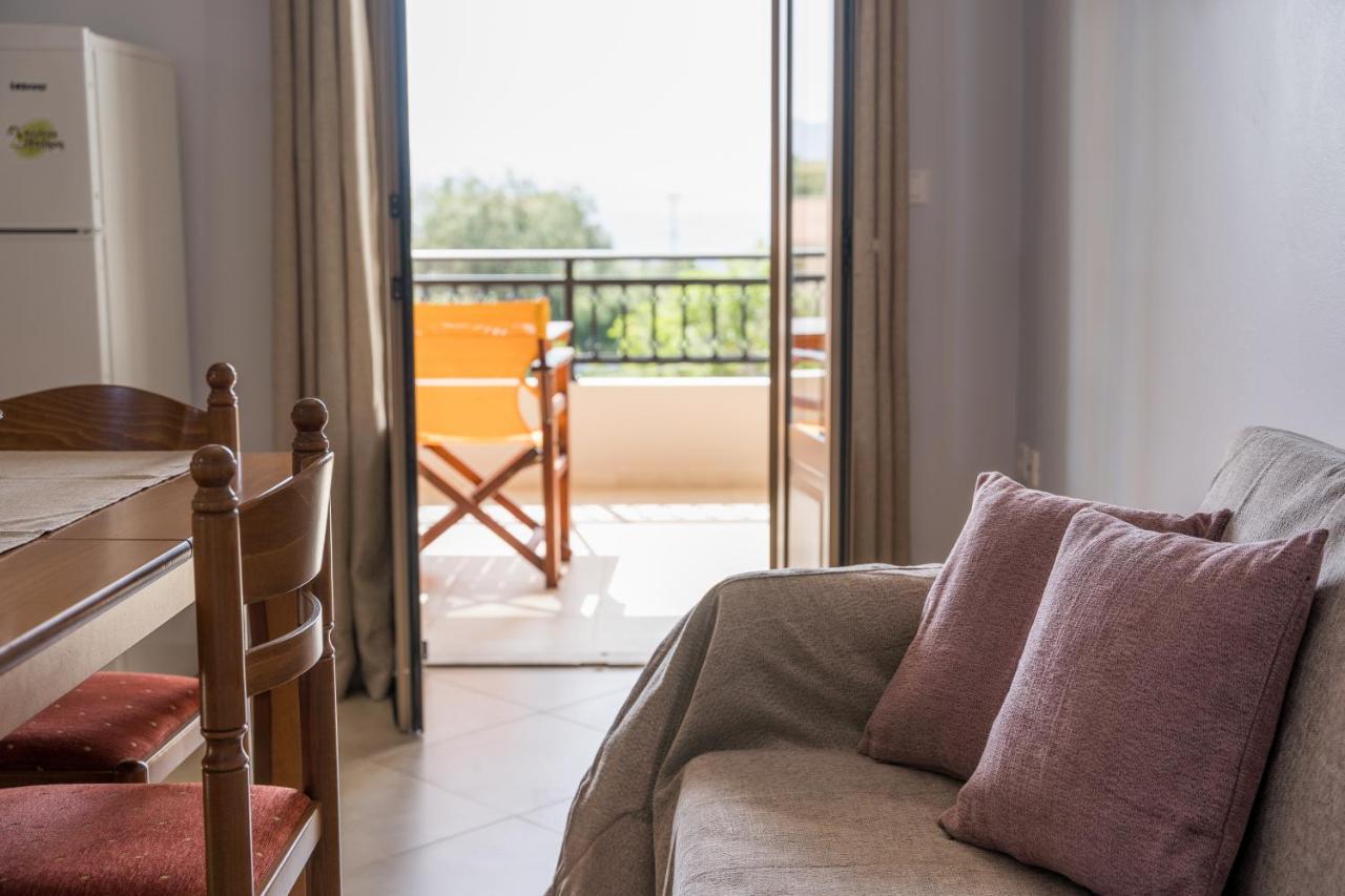 Vilatoria Guesthouse Agia Thekli Exteriör bild